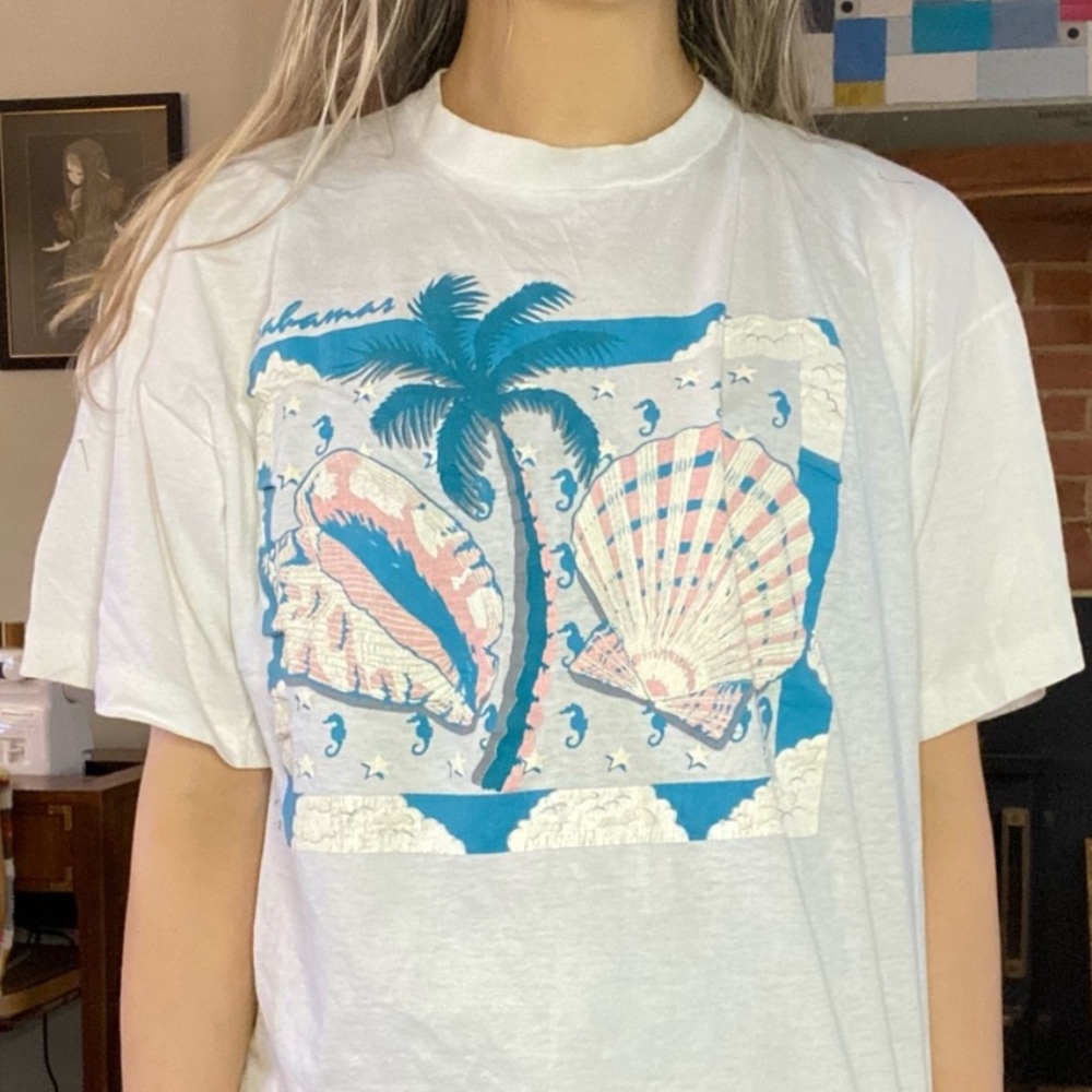 Vintage 90s Puffy Print 100% Cotton Single Stitch Sea Shells Bahamas T-S…